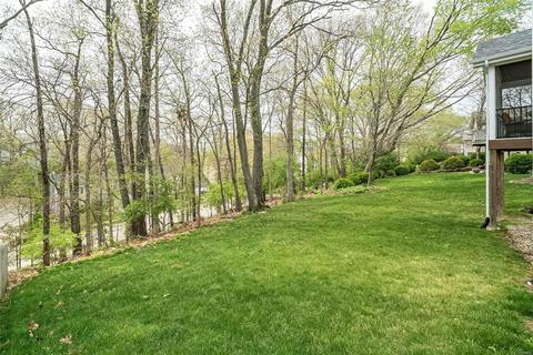 324 Alverston Ct, Ballwin, MO 63021 photo 3