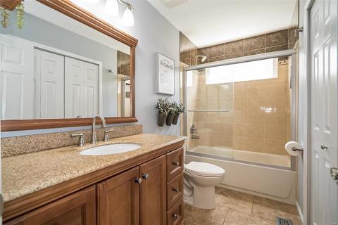 324 Alverston Ct, Ballwin, MO 63021 photo 31