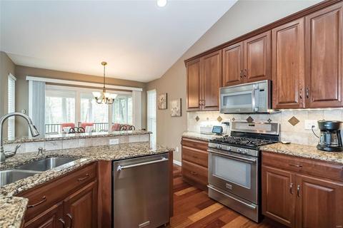 324 Alverston Ct, Ballwin, MO 63021 photo 13