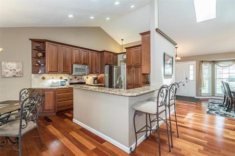 324 Alverston Ct, Ballwin, MO 63021 photo 11