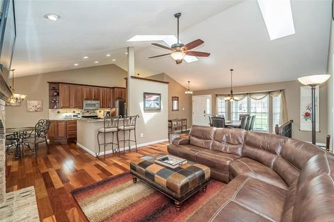 324 Alverston Ct, Ballwin, MO 63021 photo 10