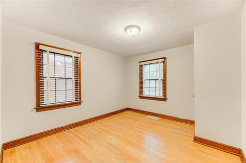 2307 Brown Rd, Saint Louis, MO 63114 photo 9