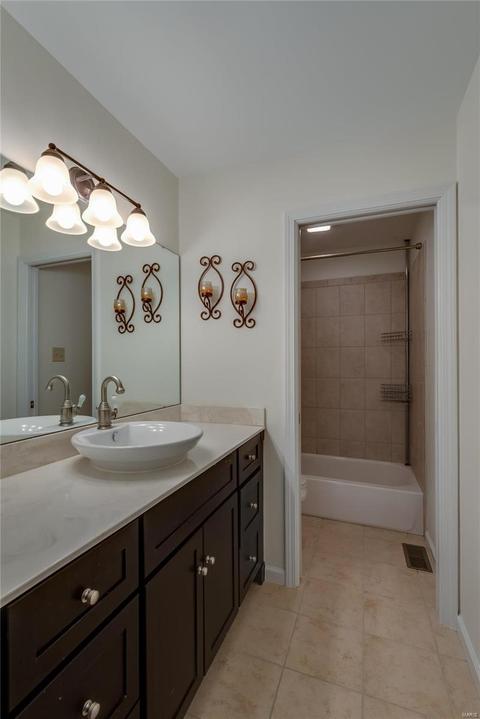 4367 Laclede Ave #E, Saint Louis, MO 63108 photo 13