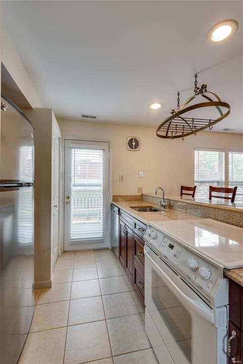 4367 Laclede Ave #E, Saint Louis, MO 63108 photo 8