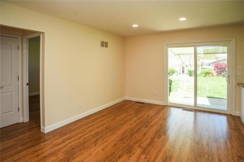 297 Village Creek Dr, Ballwin, MO 63021 photo 18