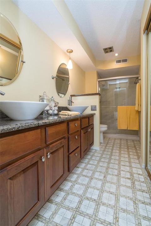 927 Claytonbrook Dr #2, Ballwin, MO 63011 photo 21
