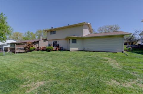 3209 Thrush Dr, Saint Charles, MO 63301 photo 6