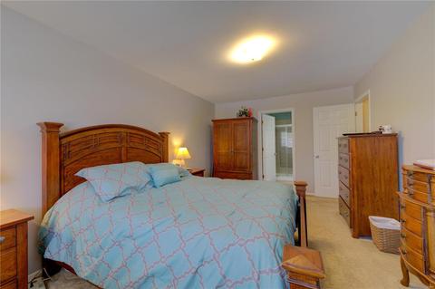 3209 Thrush Dr, Saint Charles, MO 63301 photo 15