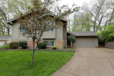 156 Holly Garden Dr, Ballwin, MO 63021 photo 1