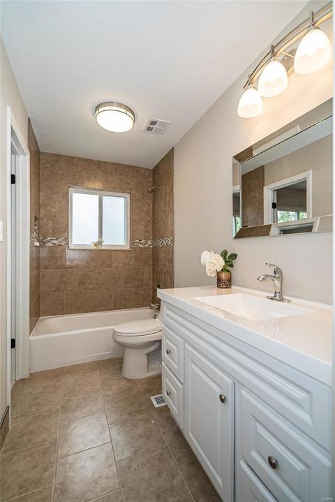 56 Evergreen Ct, Ballwin, MO 63021 photo 13