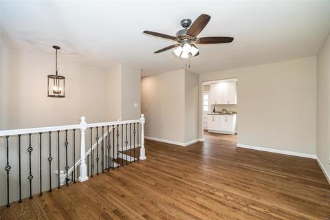 56 Evergreen Ct, Ballwin, MO 63021 photo 4