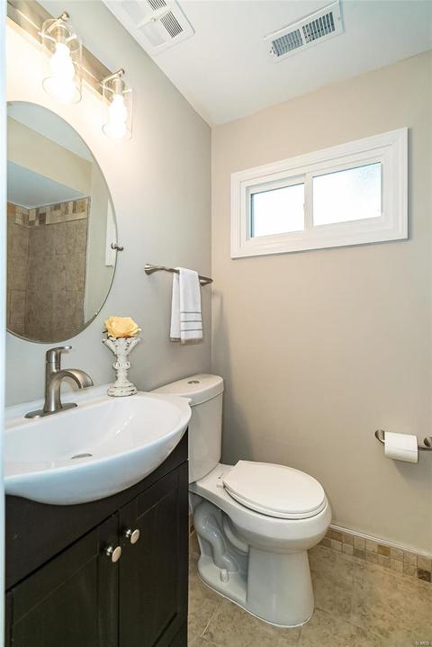 56 Evergreen Ct, Ballwin, MO 63021 photo 20