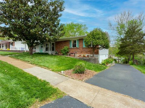 1315 Wissmann Dr, Ballwin, MO 63011 photo 3