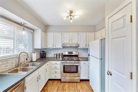 826 Spring Hill Farm, Ballwin, MO 63021 photo 6