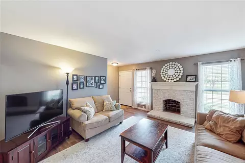 826 Spring Hill Farm, Ballwin, MO 63021 photo 2