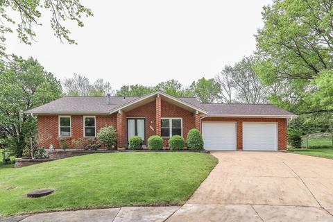 1005 Shadowoak Dr, Ballwin, MO 63021 photo 1