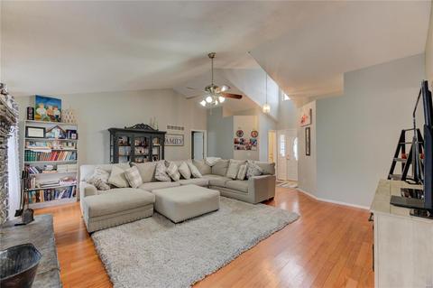896 Hardcastle, O'fallon, MO 63366 photo 3