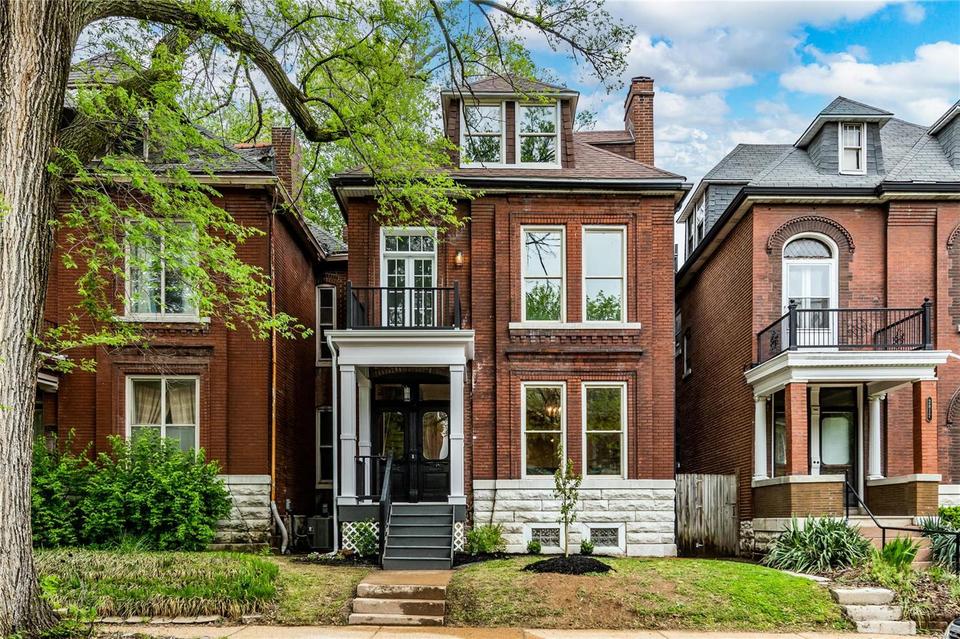 2819 Victor St, Saint Louis, MO 63104 41 Photos MLS 22027674 Movoto