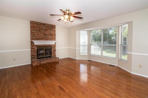 1062 Columbard Dr, Ballwin, MO 63021 photo 17