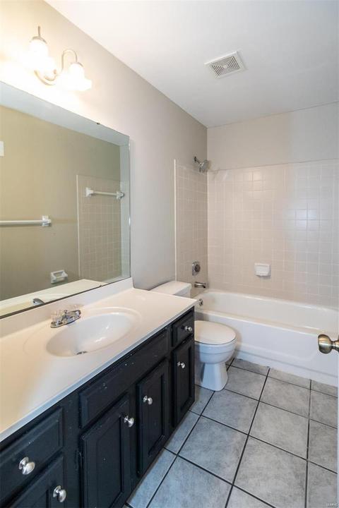 1062 Columbard Dr, Ballwin, MO 63021 photo 35