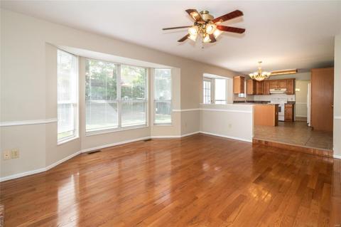 1062 Columbard Dr, Ballwin, MO 63021 photo 18