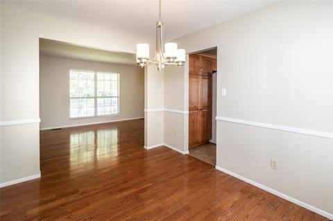 1062 Columbard Dr, Ballwin, MO 63021 photo 8