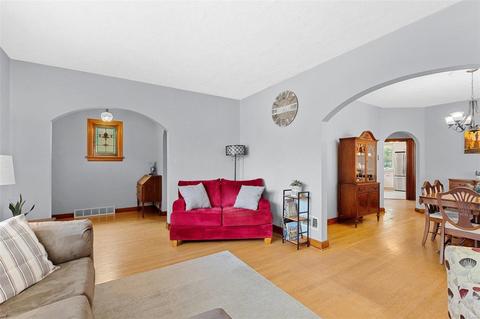 5733 Gresham Ave, Saint Louis, MO 63109 photo 12