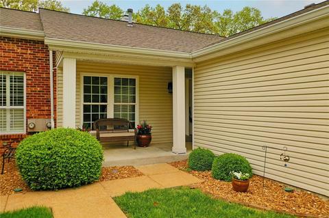 552 Oak Ridge Trails Ct, Ballwin, MO 63021 photo 1