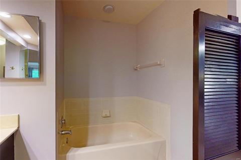 552 Oak Ridge Trails Ct, Ballwin, MO 63021 photo 14