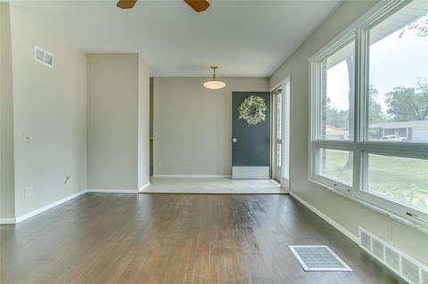 1205 Foxview Ter, Ballwin, MO 63011 photo 2