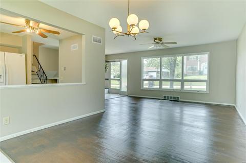 1205 Foxview Ter, Ballwin, MO 63011 photo 3