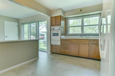 1205 Foxview Ter, Ballwin, MO 63011 photo 5