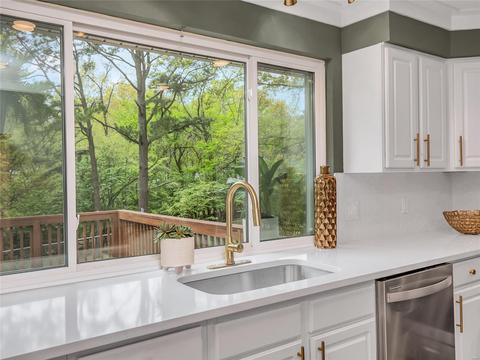 648 Twigwood, Ballwin, MO 63021 photo 9