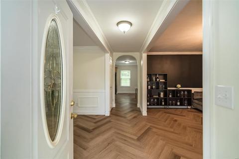 1012 Bedford Ln, Ballwin, MO 63011 photo 3