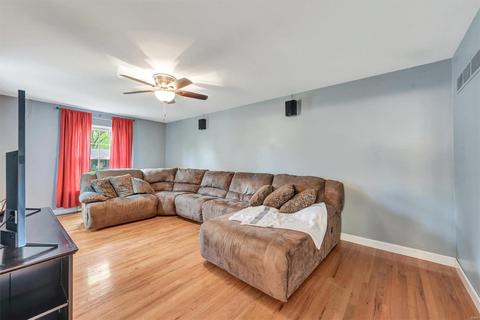254 White Tree Ln, Ballwin, MO 63011 photo 8