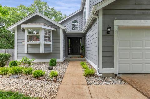 871 Ginger Wood, Ballwin, MO 63021 photo 2