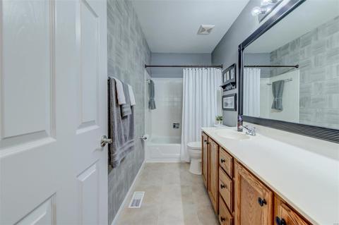 1237 Oak Borough Dr, Ballwin, MO 63021 photo 42