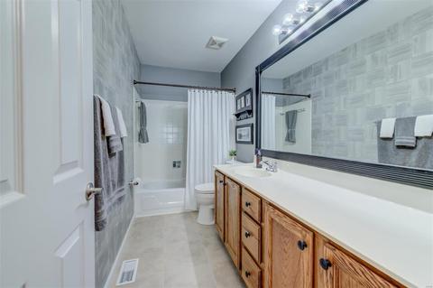 1237 Oak Borough Dr, Ballwin, MO 63021 photo 43