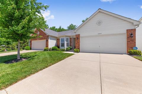 16049 Kerryton Place Dr, Ballwin, MO 63021 photo 3