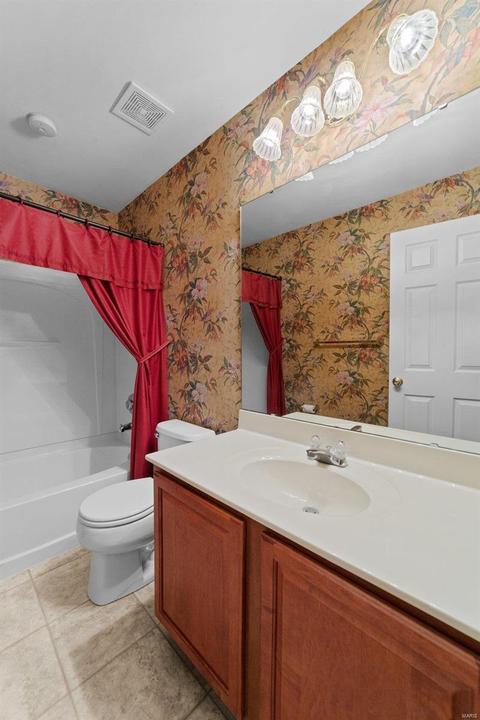 16049 Kerryton Place Dr, Ballwin, MO 63021 photo 27