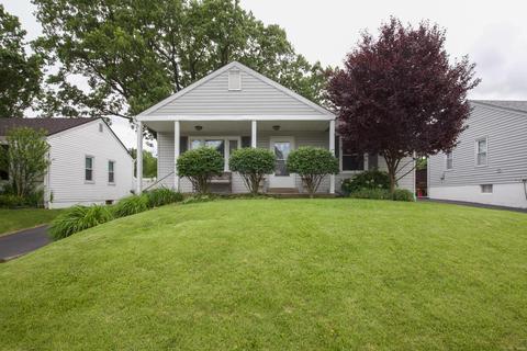 9630 Echo Ln, Saint Louis, MO 63114 photo 1