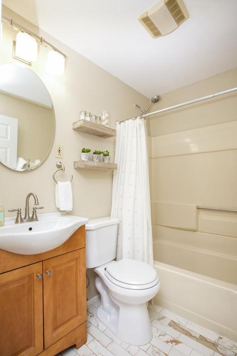 9630 Echo Ln, Saint Louis, MO 63114 photo 16
