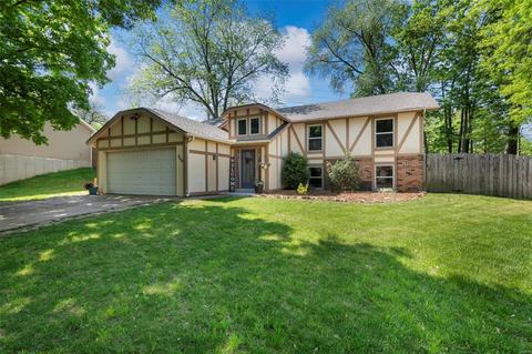 206 Straightoak, Ballwin, MO 63021 photo 2