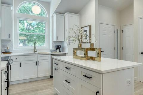 1314 Stone Run Dr, Ballwin, MO 63021 photo 3