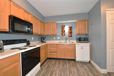 100 Towne Square Ct #J, Eureka, MO 63025 photo 9
