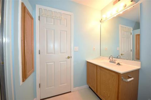 100 Towne Square Ct #J, Eureka, MO 63025 photo 14