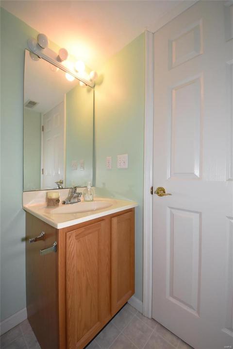 100 Towne Square Ct #J, Eureka, MO 63025 photo 17