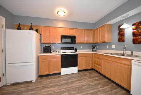100 Towne Square Ct #J, Eureka, MO 63025 photo 8