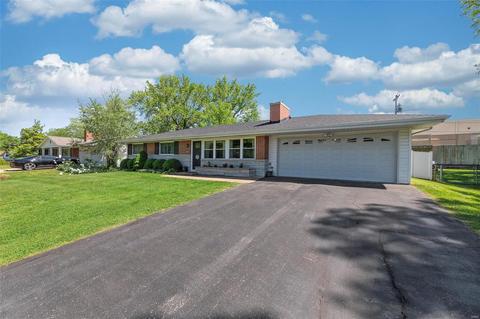 141 Romine Cir, Ballwin, MO 63011 photo 2