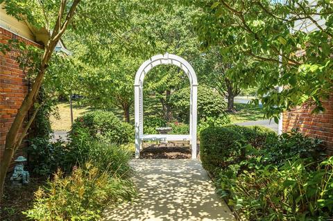 728 Lofty Pt, Ballwin, MO 63021 photo 3